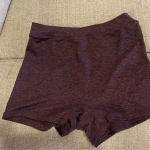 NWOT Ptula The Bare Lounge 3” Short color walnut size L